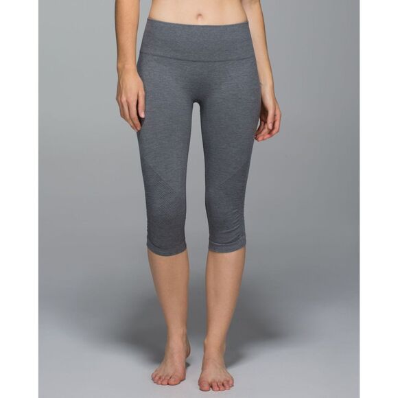 Lululemon In The Flow Crop II - Picture 2 of 11